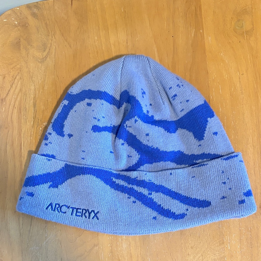 Arc'teryx Grotto Toque
Moonstone & Electra